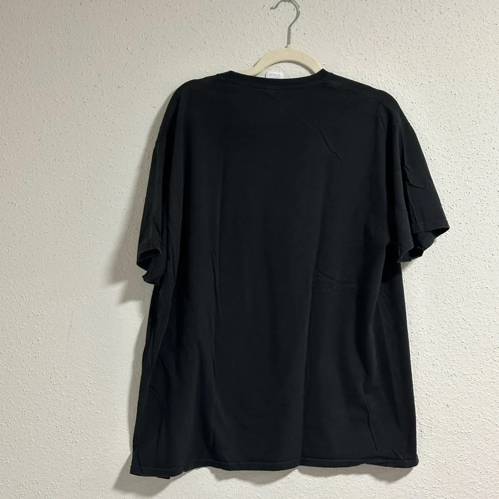 Port and Company unisex extra large black T-shirt with very pretty flower pedals - Picture 6 of 8